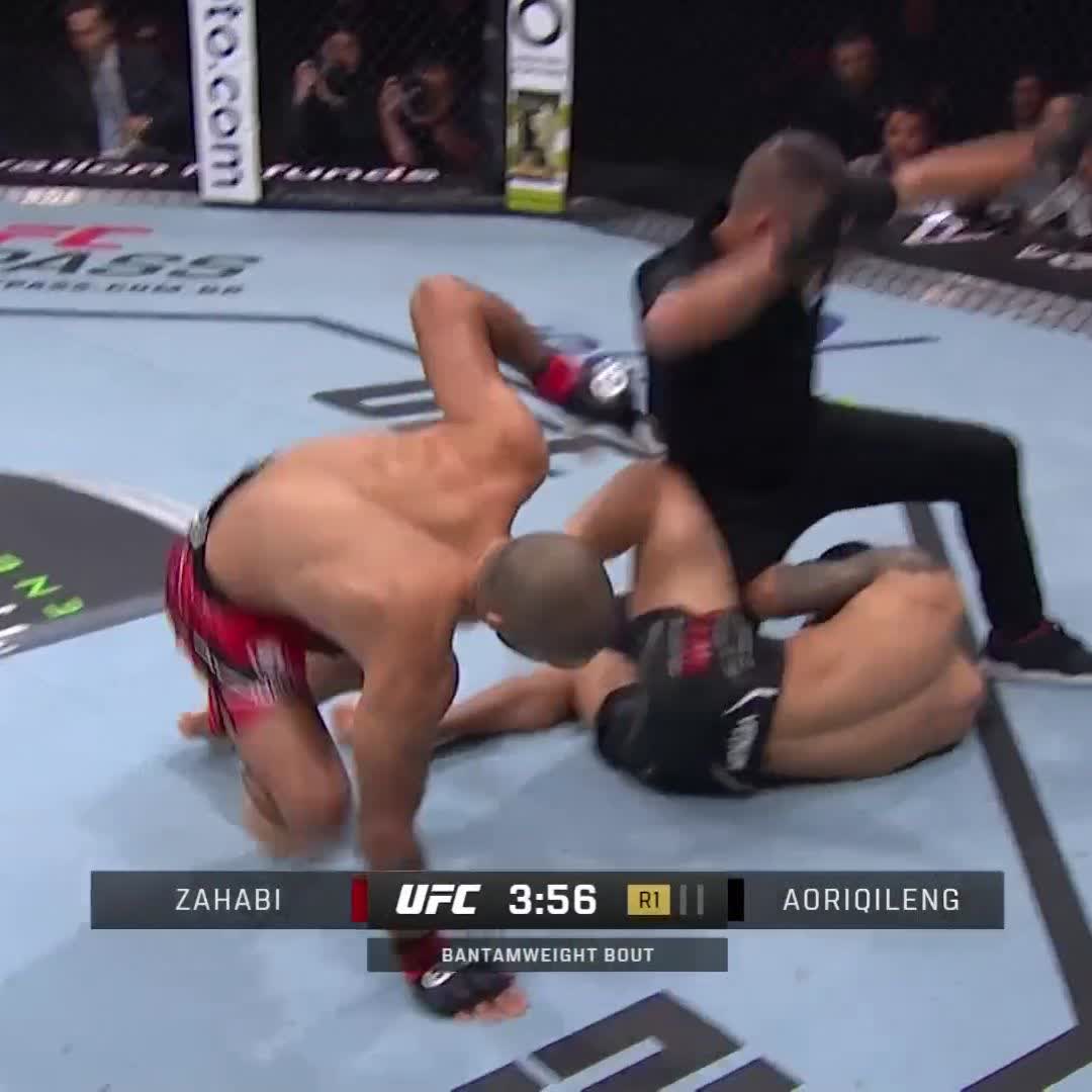 AIEMANN ZAHABI WITH THE FIRST KNOCKOUT OF THE NIGHT!! 👊🇨🇦 #UFC289