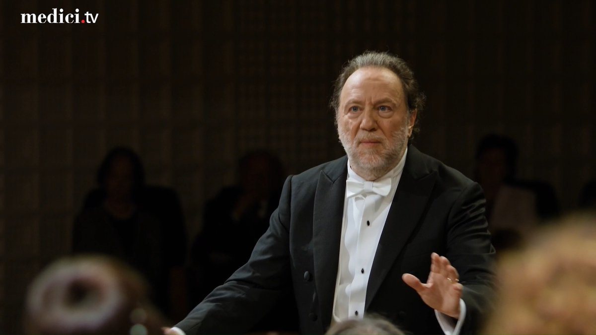 😱🎶 We're sorry to announce that this melody will stay in your head for the rest of the day! Watch Ravel's legendary Boléro in this perfect performance by the Lucerne Festival Orchestra under Riccardo Chailly.😱🎶