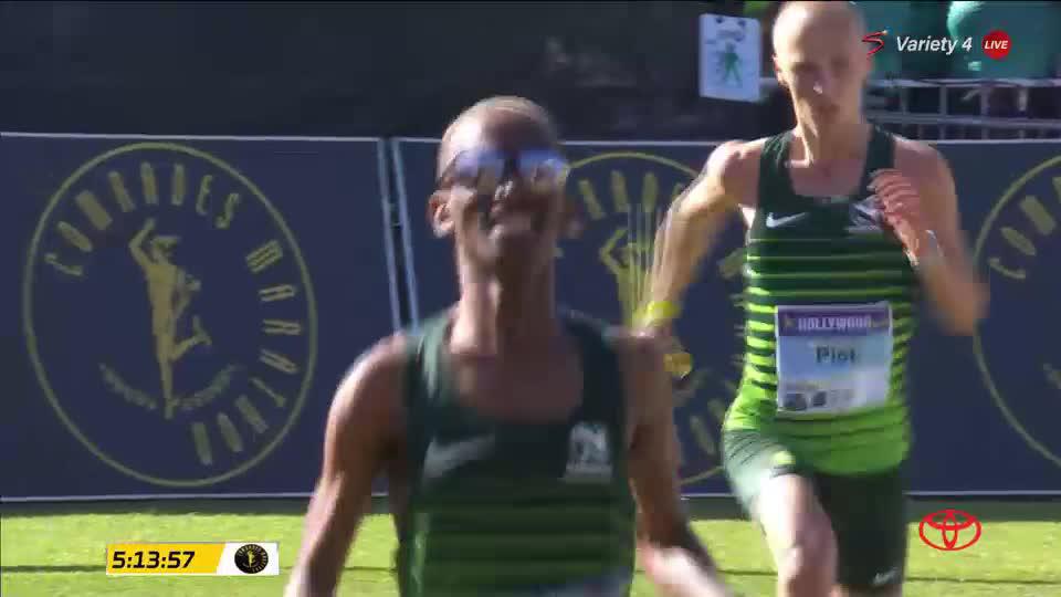 𝗥𝗘𝗖𝗢𝗥𝗗 𝗕𝗥𝗘𝗔𝗞𝗜𝗡𝗚: 𝟬𝟱:𝟭𝟰:𝟯𝟬 👏 Tete Dijana dug deep to defend his Comrades Marathon title and smash the record while fighting off Piet Wiersma 💥 Edward Mothibi came in 3rd place 👌 📺 Stream #Comrades2023 live: