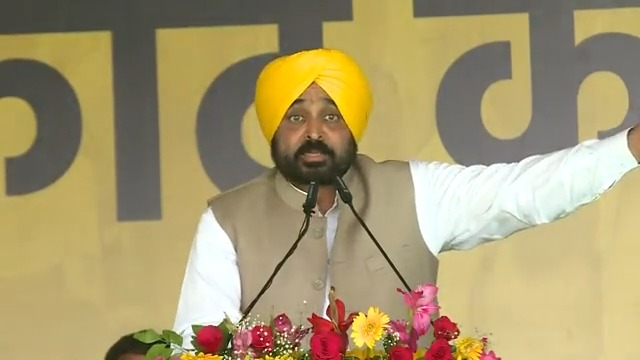 ਦੇਸ਼ ਦੀ 140 ਕਰੋੜ ਜਨਤਾ ਨੂੰ ਚਾਹੀਦਾ ਹੈ ਕਿ ਇਕੱਠੇ ਹੋਕੇ ਦੇਸ਼ ਨੂੰ ਬਚਾਈਏ…2024 ‘ਚ ਜੇ ਨਰਿੰਦਰ ਮੋਦੀ ਨੂੰ ਸਮੇਂ ਸਿਰ ਨਾ ਹਰਾਇਆ ਤਾਂ ਉਹ ਦਿਨ ਦੂਰ ਨਹੀਂ ਜਦੋਂ ਇਹ ਨਰਿੰਦਰ ਮੋਦੀ ਤੋਂ ਨਰਿੰਦਰ ਪੂਤਿਨ ਬਣ ਜਾਣਗੇ…ਫਿਰ ਕਦੇ ਦੇਸ਼ ‘ਚ ਚੋਣਾਂ ਨਹੀਂ ਹੋਣੀਆਂ…ਸੰਵਿਧਾਨ ਬਦਲ ਦੇਣਗੇ ਭਾਜਪਾ ਵਾਲੇ…