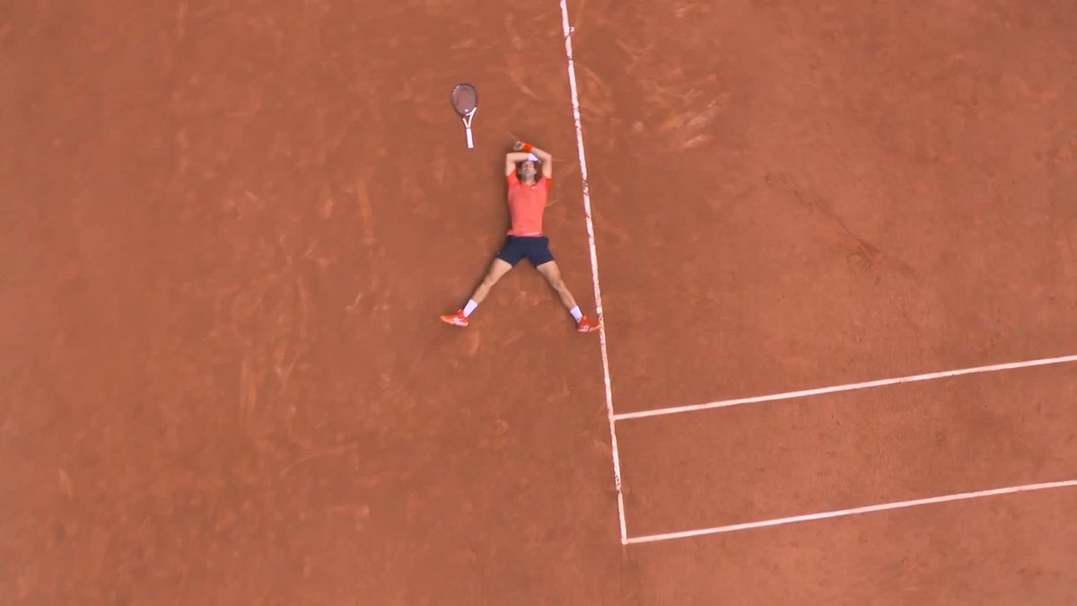 🏆 Forever raising the bar 🏆 Novak Djokovic masters Casper Ruud 7-6(1), 6-3, 7-5 to win a third Roland-Garros title and an unprecedented 23rd Grand Slam men’s singles title. #RolandGarros