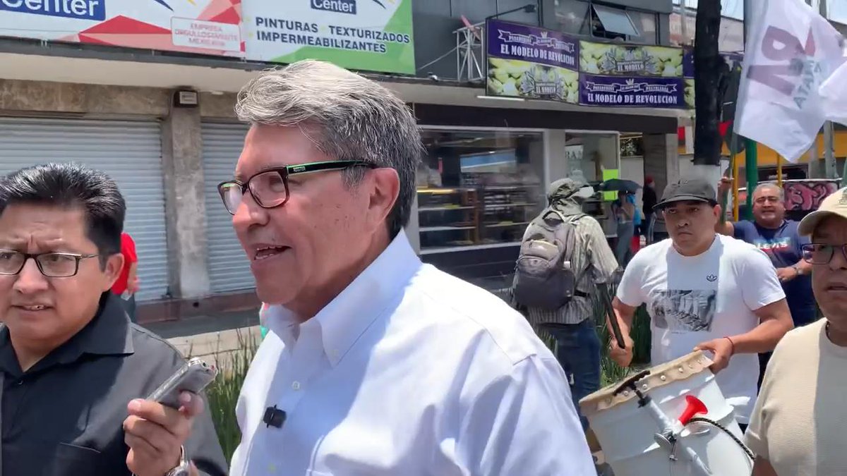Llegamos a la reunión de MORENA; hoy se fijarán las reglas para el 2024. Agradezco el recibimiento a todas y todos mis compañeros.