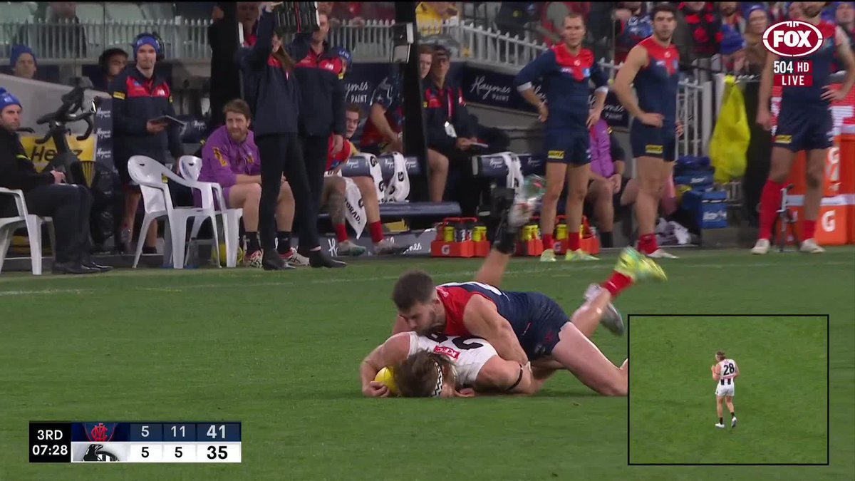 The umpire deems this a dangerous tackle. This one's getting HEATED! 👀 📺 Watch #AFLDeesPies LIVE on ch. 504 or stream on Kayo: ✍️ BLOG 🔢 MATCH CENTRE