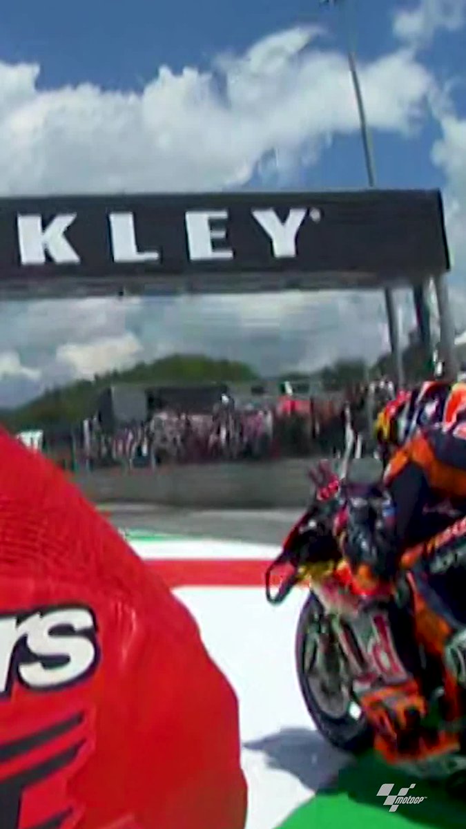 V for VIVA ✌️ A very Miller way to celebrate your rocket start, Jack Miller! 🚀 #ItalianGP 🇮🇹