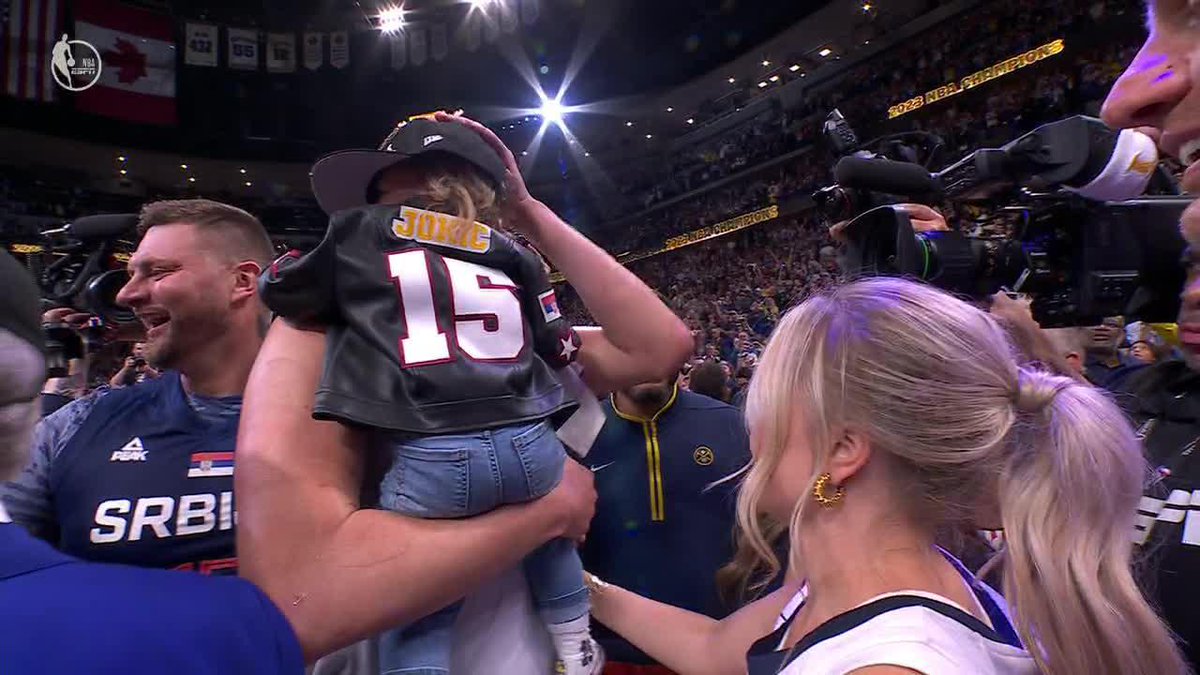 This moment between Jokic and his family 🥹