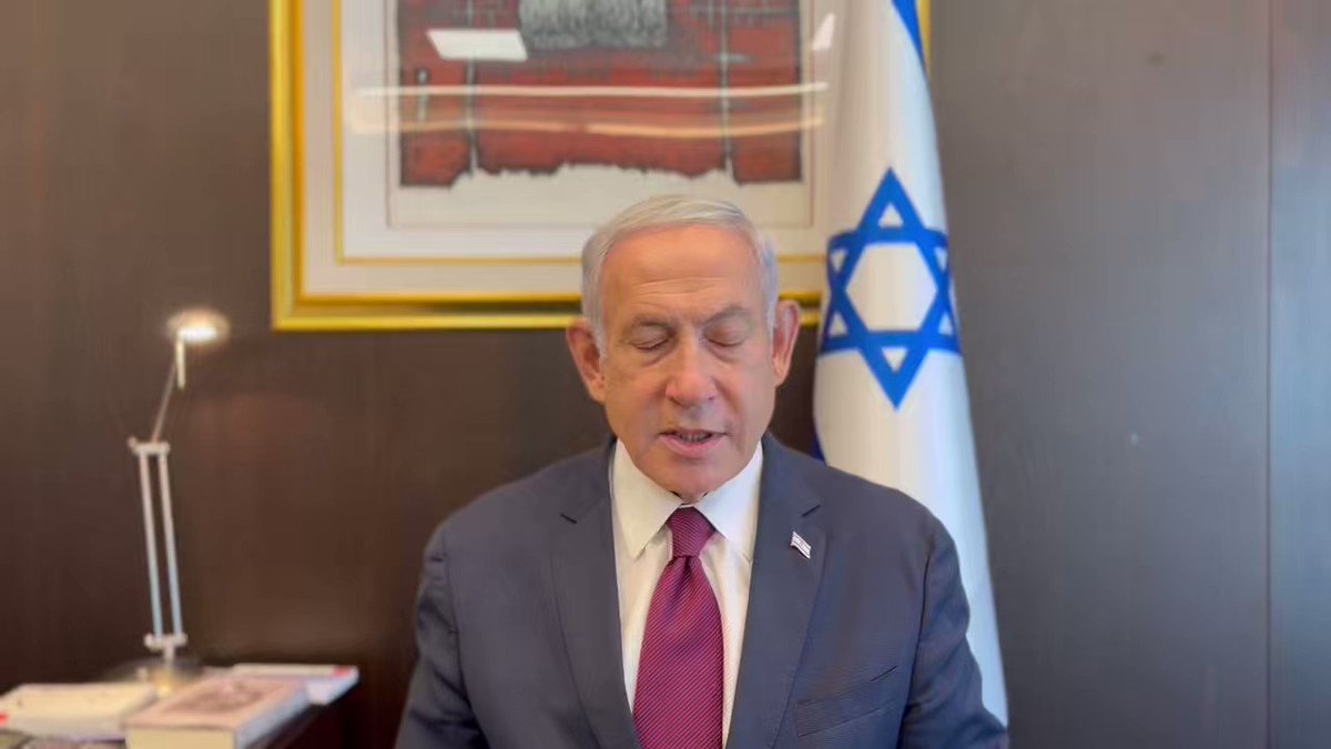 גנץ אמר אתמול שאם הקואליציה תבחר שני נציגים לועדה לבחירת שופטים, הוא יפוצץ את השיחות. טוב, זה לא קרה, אבל הוא ממשיך לאיים. אז אני אומר לאופוזיציה: תפסיקו עם האיומים, תפסיקו עם התירוצים, אחרי שלושה חודשים שאתם דוחים כל הצעת פשרה שאנחנו מביאים - שבו איתנו ברצינות, כנסו להידברות אמיתית ונגיע סוף סוף להסכמות.