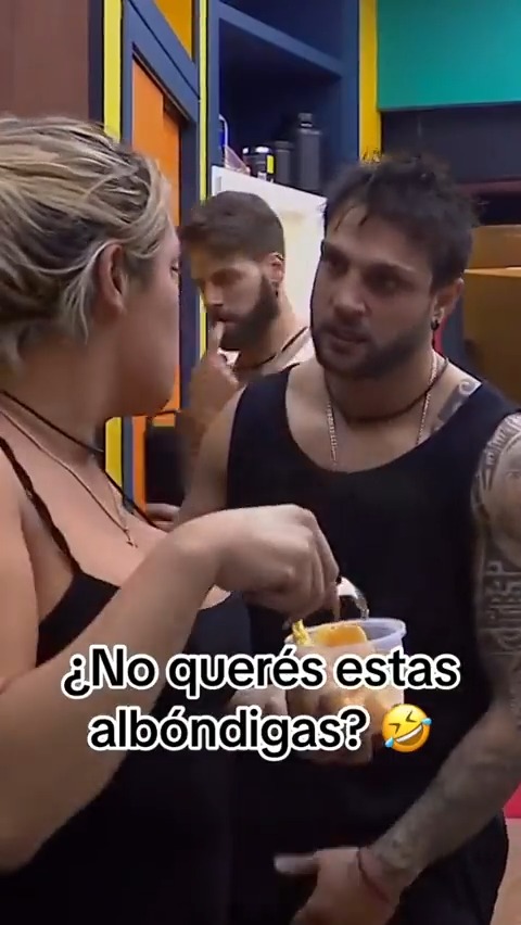 ¡Diablos, Nicola Porcella! 👁️👄👁️ Disfruta el 24/7 de #LaCasaDeLosFamososMx a través de ViX 🧡 👉