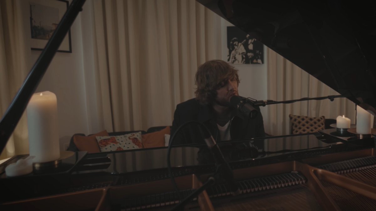 Thank you for all the love on the acoustic version of A Year Ago 🙏🏻 Here's a little something for you all, can't wait to share the full thing ❤️