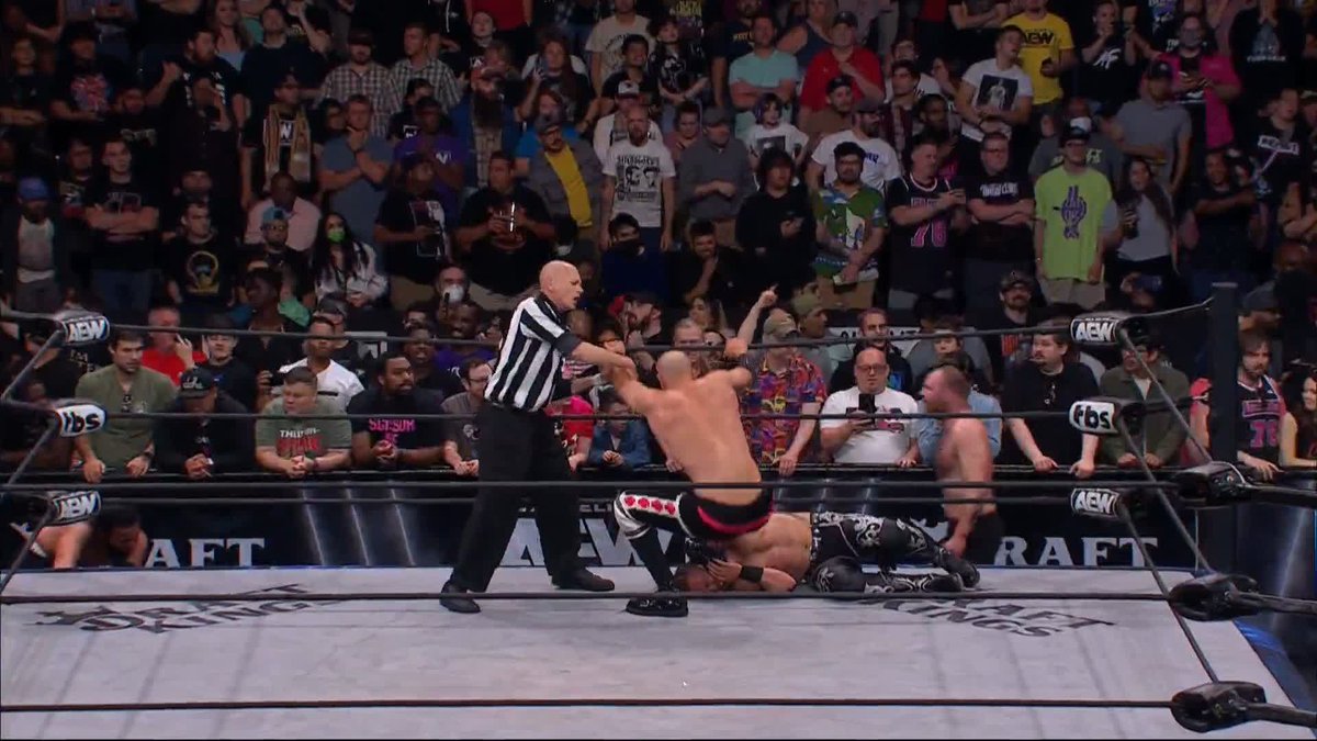 EDDIE KINGSTON is BACK! And old rivalries have simmered RIGHT back up to the surface! Watch #AEWDynamite LIVE on TBS!
