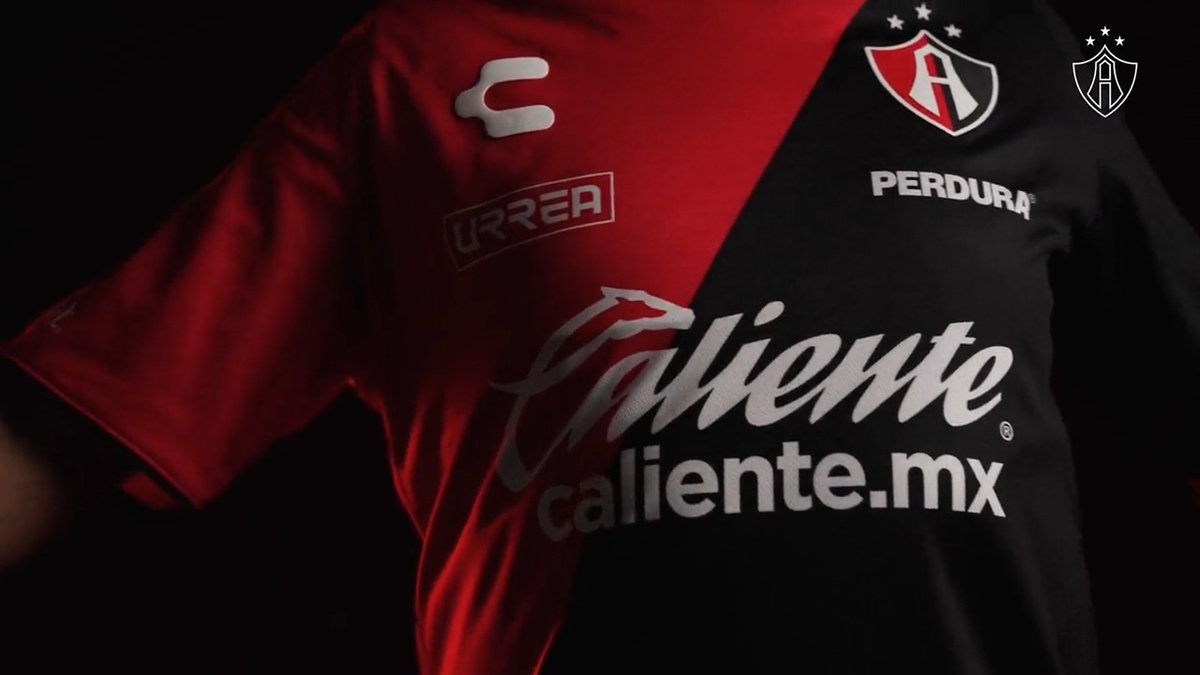Estos colores y nuestra pasión por la Academia es un amor que llevamos desde pequeños, la emoción que sentimos desde la primera vez que vimos esta camisa... Así como hoy nos sentimos emocionados de presentar la nueva piel Rojinegra 23-24 junto a CHARLY Fútbol 🦊