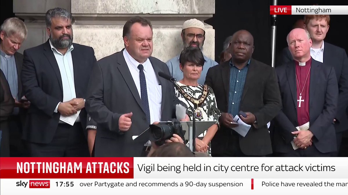As the moment's silence ends, faith leaders are invited to send their messages to the crowds, starting with Pastor Dr Ezekiel Alawale from the Majority Black-led Churches. 📺 Sky 501, Virgin 602, Freeview 233 and YouTube