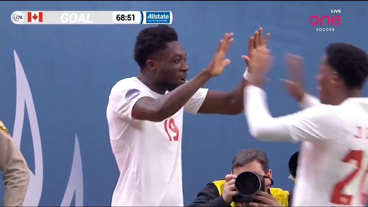 GOAL 🇨🇦🇨🇦 ALPHONSO DAVIES scores with an absolute HIT 🚀 #CanMNT up 2-0 over Panama looking to book a spot in the Concacaf Nations League FINAL 😎