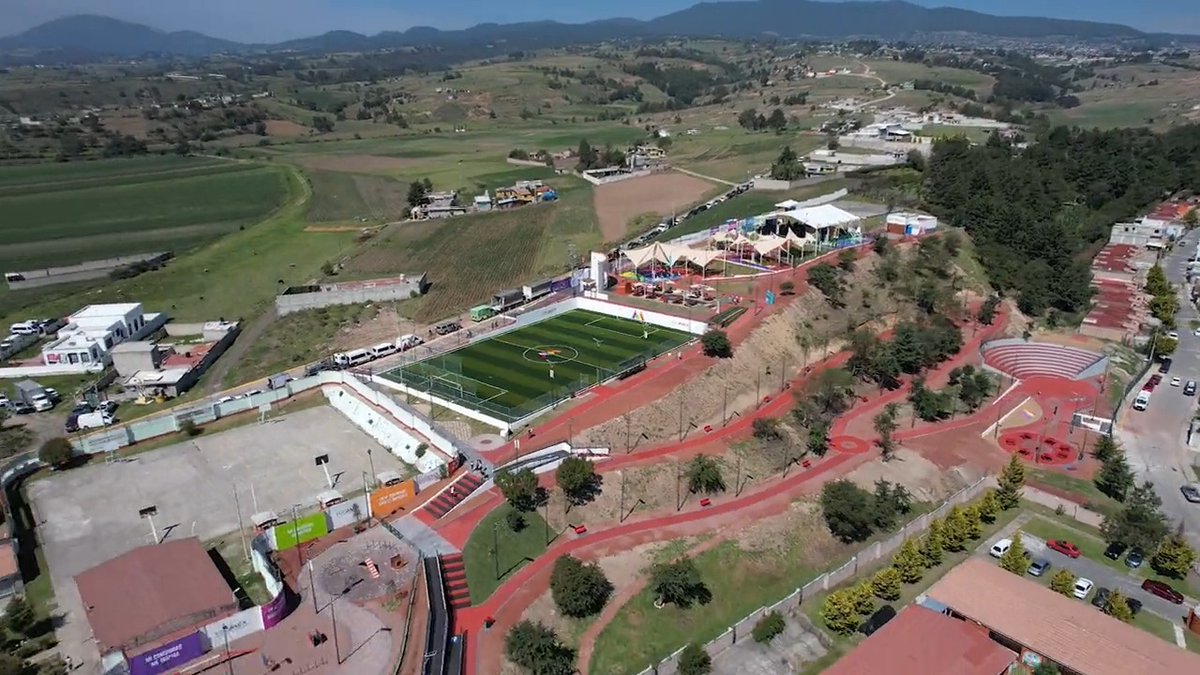 Seguimos impulsando el deporte en nuestro estado con la entrega de la nueva Unidad Deportiva #AlmoloyaDeJuárez. #ViveTuComunidad