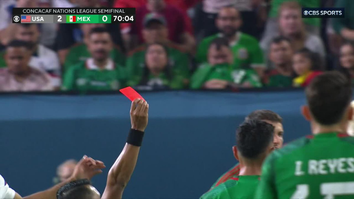 CHAOS DURING USA VS. MEXICO MATCH ๐ณ (via CBS Sports Golazo โฝ๏ธ)