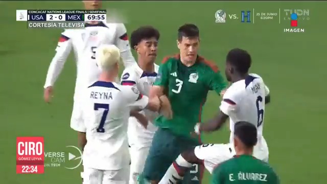 “La #SelecciónMexicana hoy jugó mierda. Con jugadores sobrevalorados, que en Europa son de medio pelo”, este es el análisis de Javier Alarcón sobre el desempeño de México en el partido contra Estados Unidos: