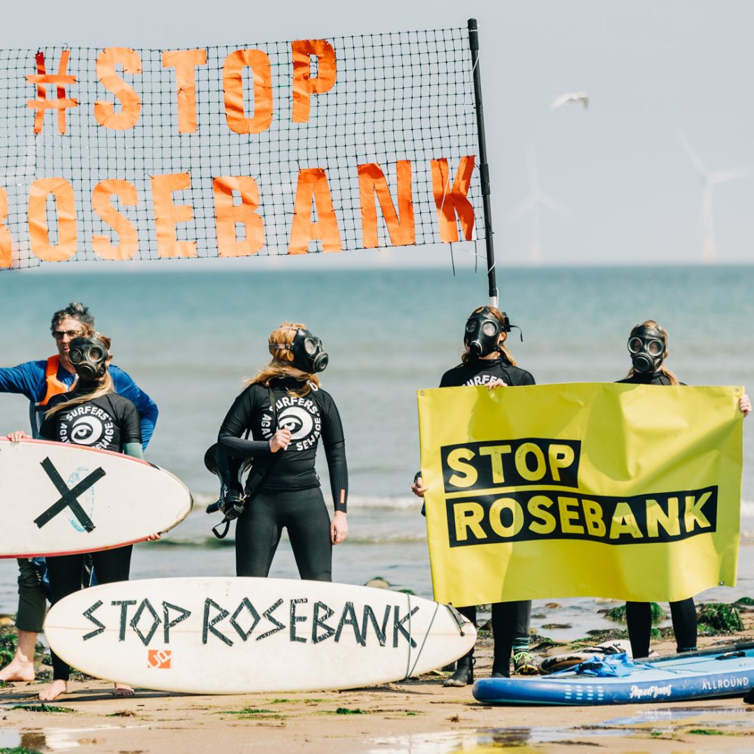 🚤 We made a big splash 🏄 The Wave of Resistance to #StopRosebank took to the Thames all the way to Equinor Norway HQ 👇