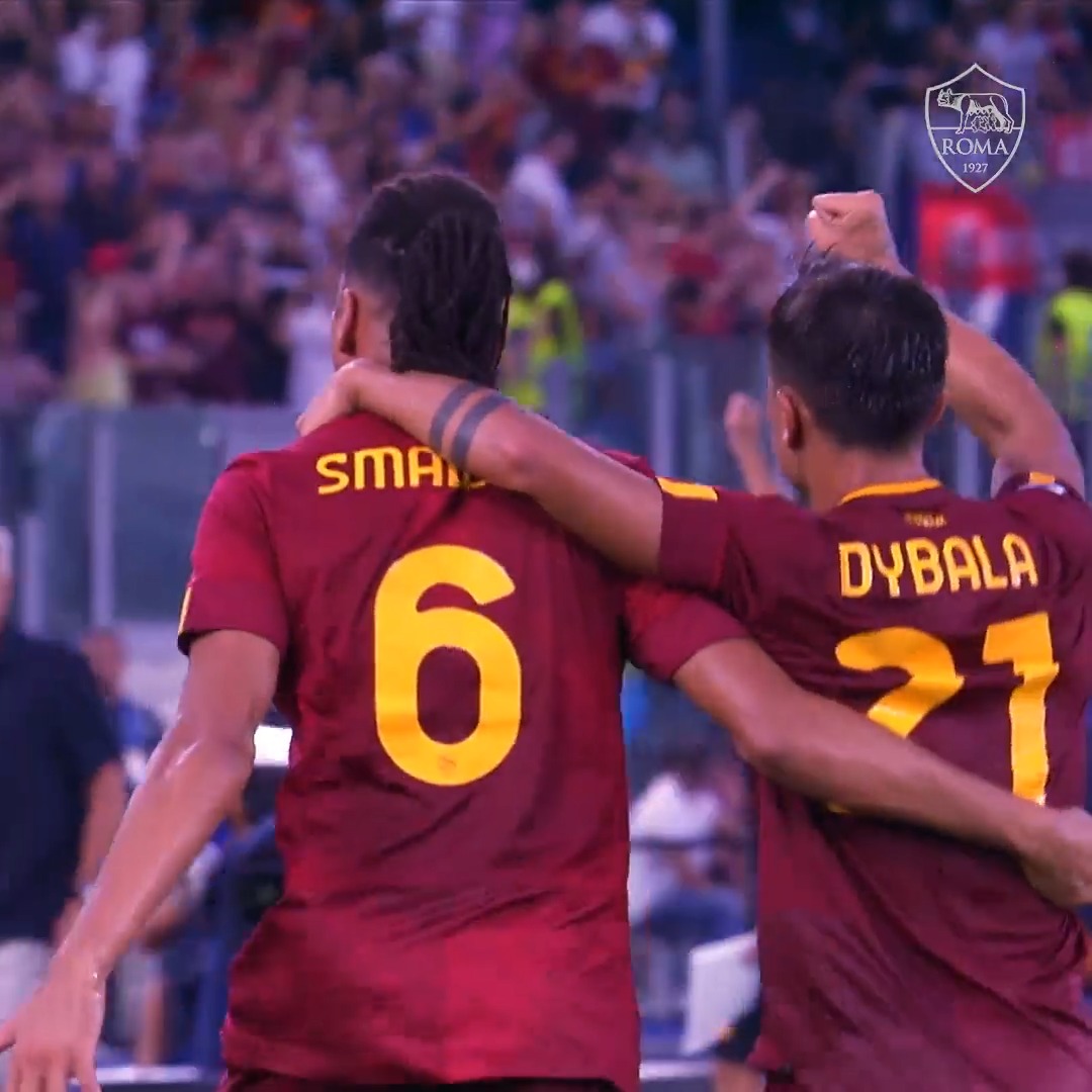🤝 Ancora insieme! 💛❤️ ✍️ Chris Smalling rinnova fino al 2025! 🐺 #ASRoma