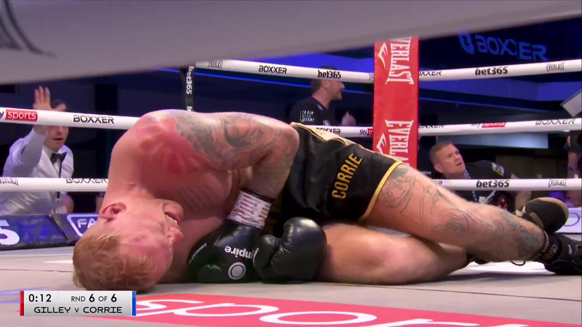 What a body shot! 🤢 Sam Gilley lands a sickening body shot, punctuating a dominant performance 💥 #BOXXERLondon | Now | York Hall | Sky Sports Boxing | Sky Max &amp; Sky Sports Action at 7pm