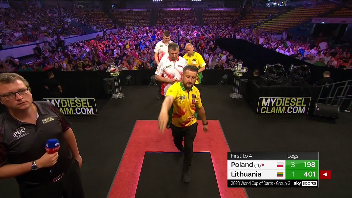 POLAND SMASH THE RECORD! 🇵🇱😱 A jaw-dropping performance from Poland's Krzysztof Ratajski and Krzysztof Kciuk sees them average 118.10, smashing the World Cup record! 📺 #WorldCupofDarts | Group G
