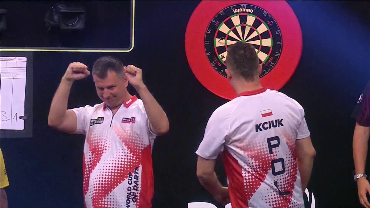 "You have just witnessed the BEST performance in the history of pairs darts!" 😱 Krzysztof Ratajski, Krzysztof Kciuk with a record breaking 3-dart average of 118.10!!! 🥇