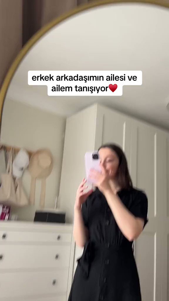 düşünsenize evleneceğiniz kişinin ailesi ve sizin aileniz böyle güzel anlaşıyo kiskandim