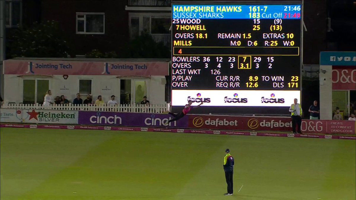 STOP WHAT YOU ARE DOING AND WATCH THIS CATCH FROM BRAD CURRIE 🤯🤯🤯