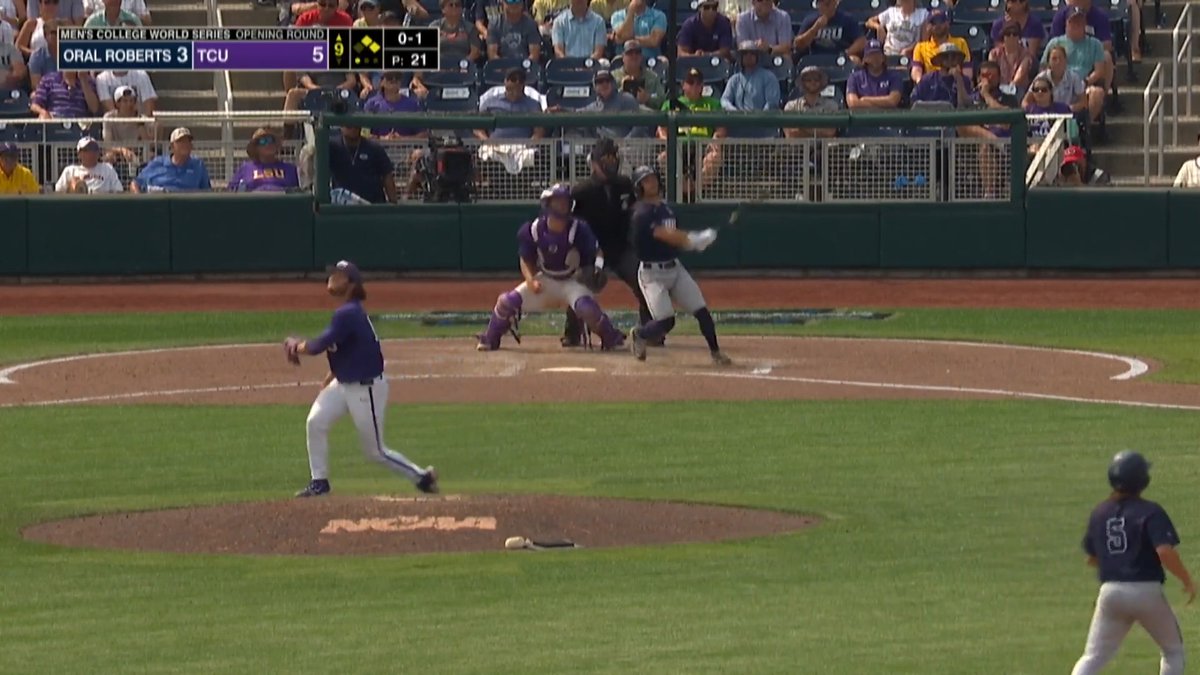 Karl Ravech just called the first ever top 9 walk off homerun. Brutal call.