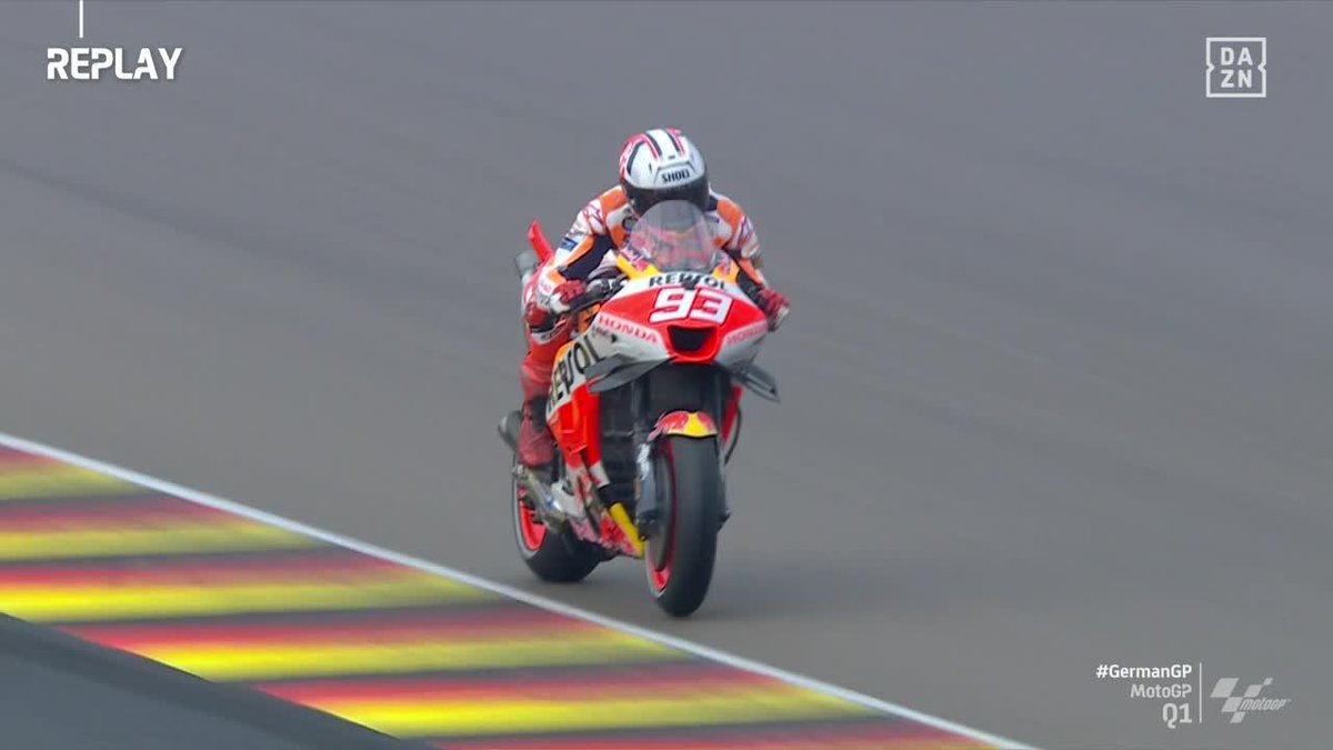 ¡Después de irse al suelo y volver a la carrera al box! ⚡ ¡Después de pelear contra los trallazos de su propia Honda! 🥵 ¡Marc Márquez y la forma en la que se metió por los pelos en la Q2! #GermanGP 🇩🇪 #MotoGP 🏁