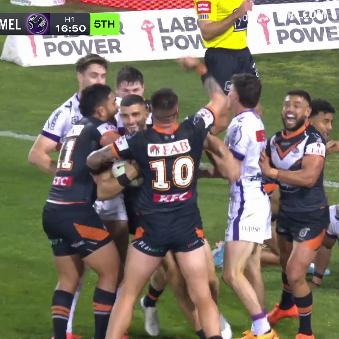 ALEX TWAL HAS GOT HIS FIRST! 💥 #NRLTigersStorm