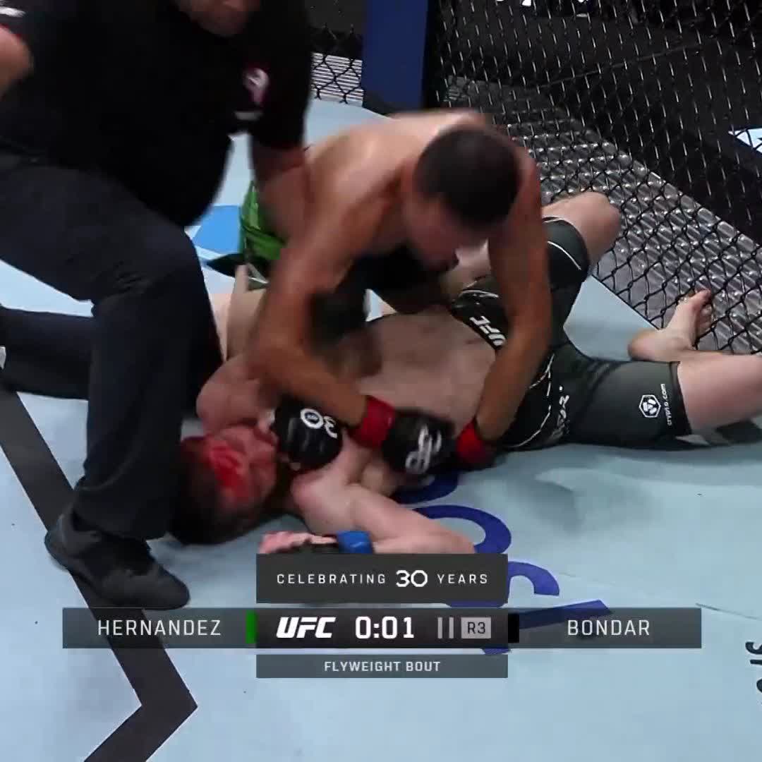 WITH A SECOND LEFT IN THE FIGHT! 🤯 💥 Carlos Hernandez just went OFF to close the show! #UFCVegas75