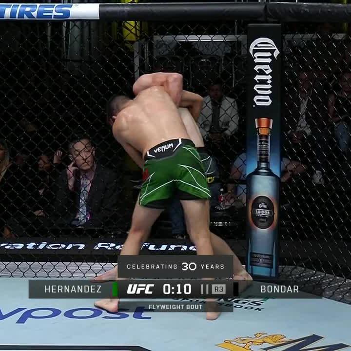 See the controversial clash of heads for yourself 🔎⤵️ #UFCVegas75