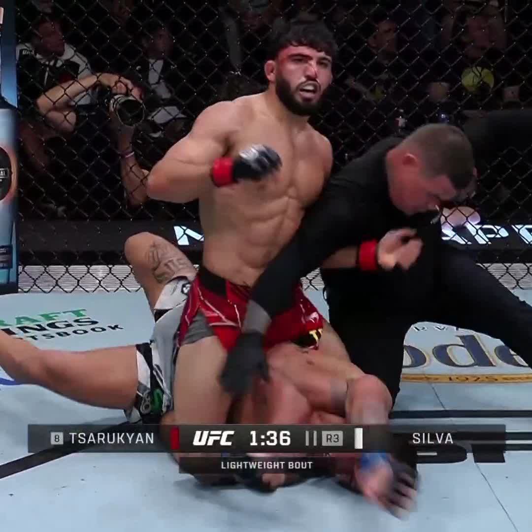 WALKED THROUGH FIRE. STILL A PROBLEM. 😤 💢 @ArmanUFC is still a MAJOR issue for lightweights everywhere! #UFCVegas75