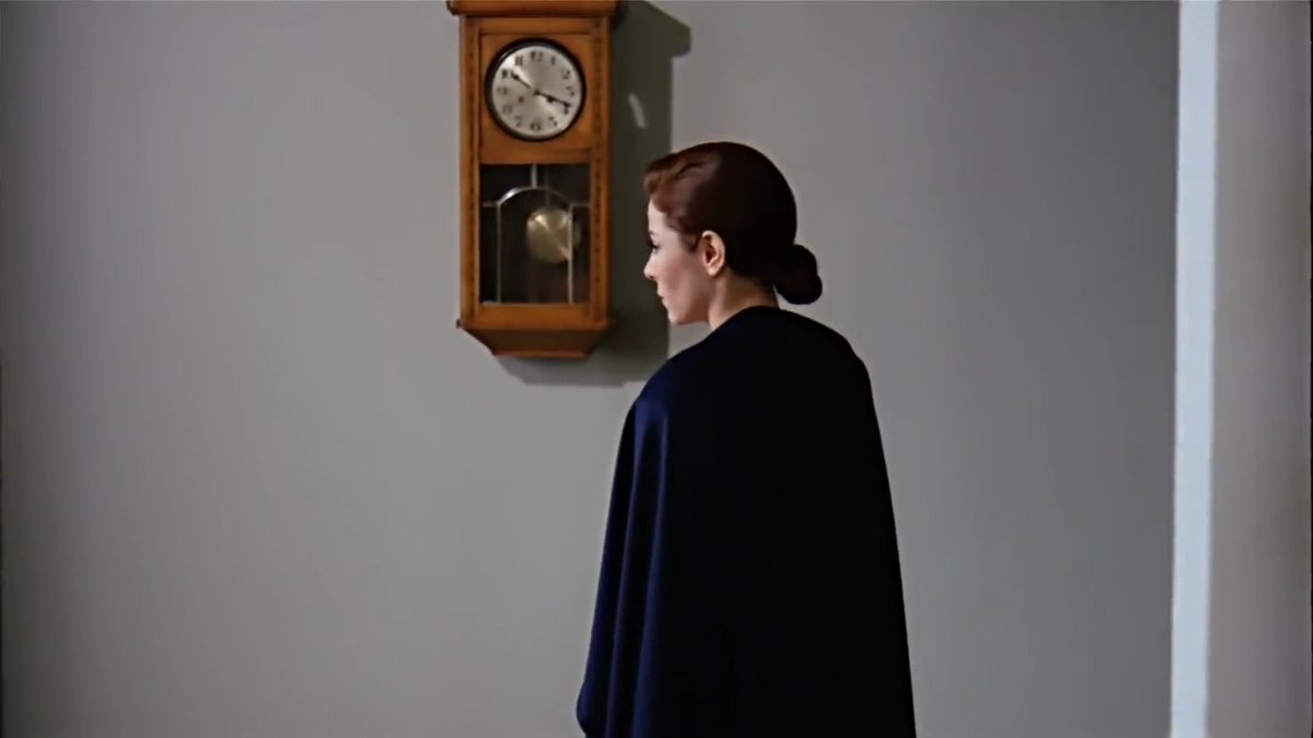 İç yolculukların, ıssız kasabaların, yalnızlığın, zamana karşı nafile çabanın şairi Ömer Kavur, iyi ki doğdun! 5 filmlik Ömer Kavur retrospektifi bu yaz MUBI’de.