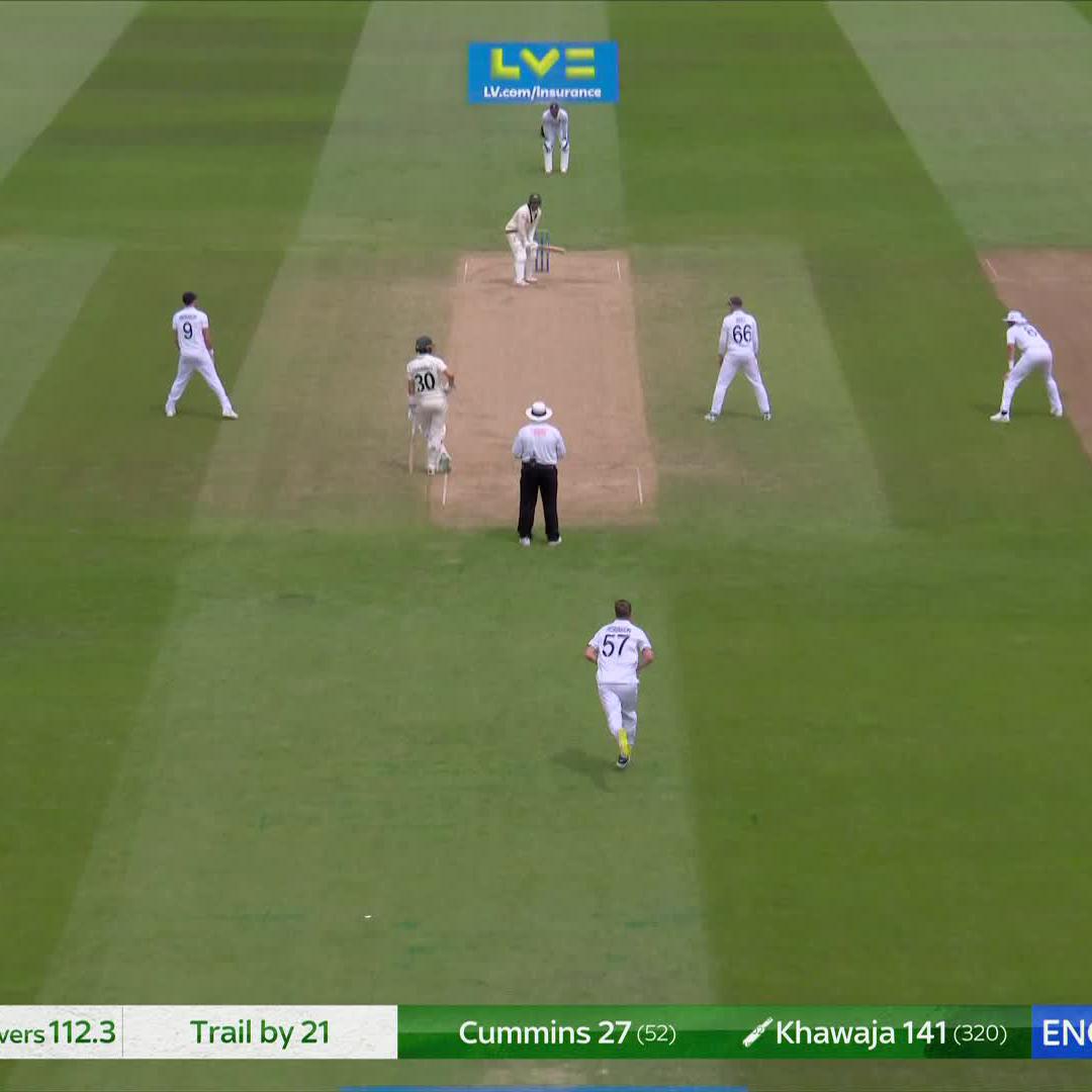 SIX catchers in and the plan works 👏 Khawaja gone for 141. COME ON ENGLAND! 🏴󠁧󠁢󠁥󠁮󠁧󠁿 #EnglandCricket | #Ashes