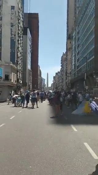 Parece una película... PERO FUE REAL. ¡Y fue hace 6 meses! Así se vivió el momento exacto de la consagración de Argentina en el Mundial de #Qatar2022, en plena Ciudad de Buenos Aires.