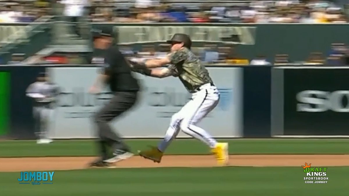 Umpire gets in Jake Cronenworth's way, a breakdown