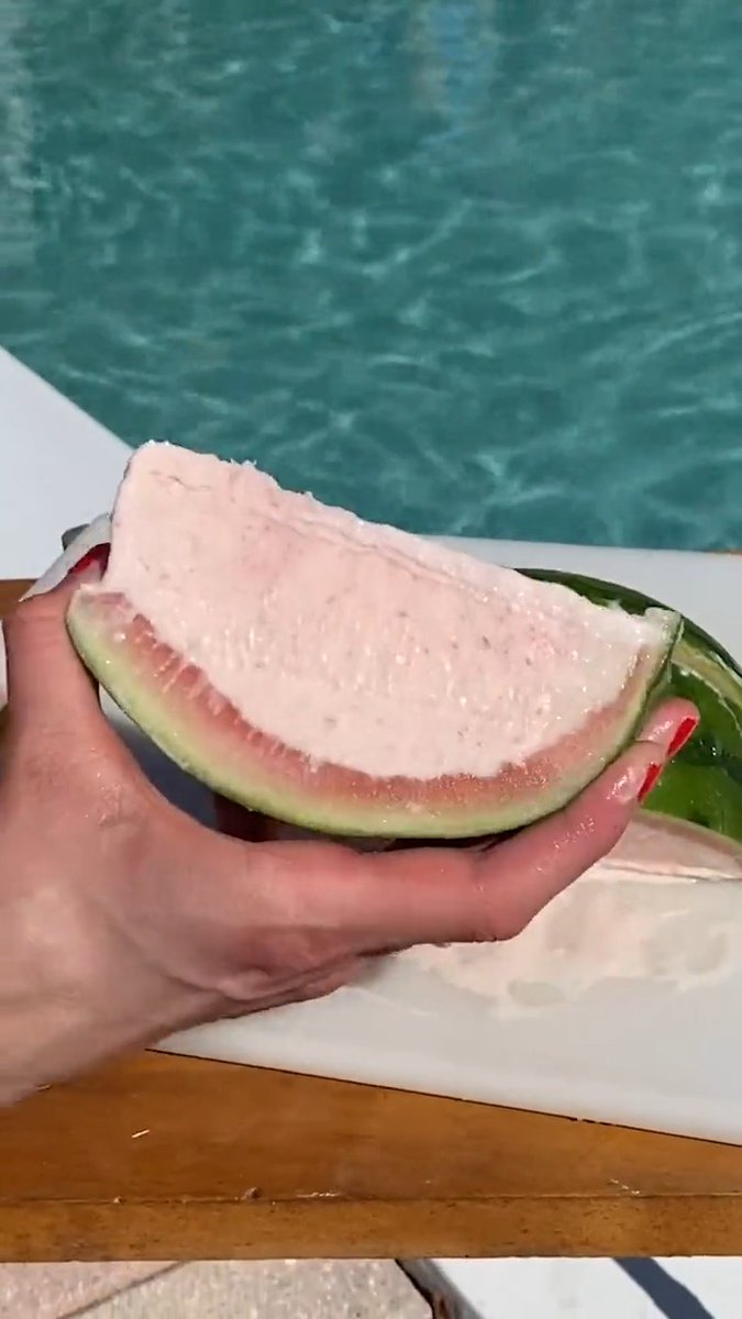 What if a watermelon had ice cream on the inside, we thought 🤔 Get the recipe: