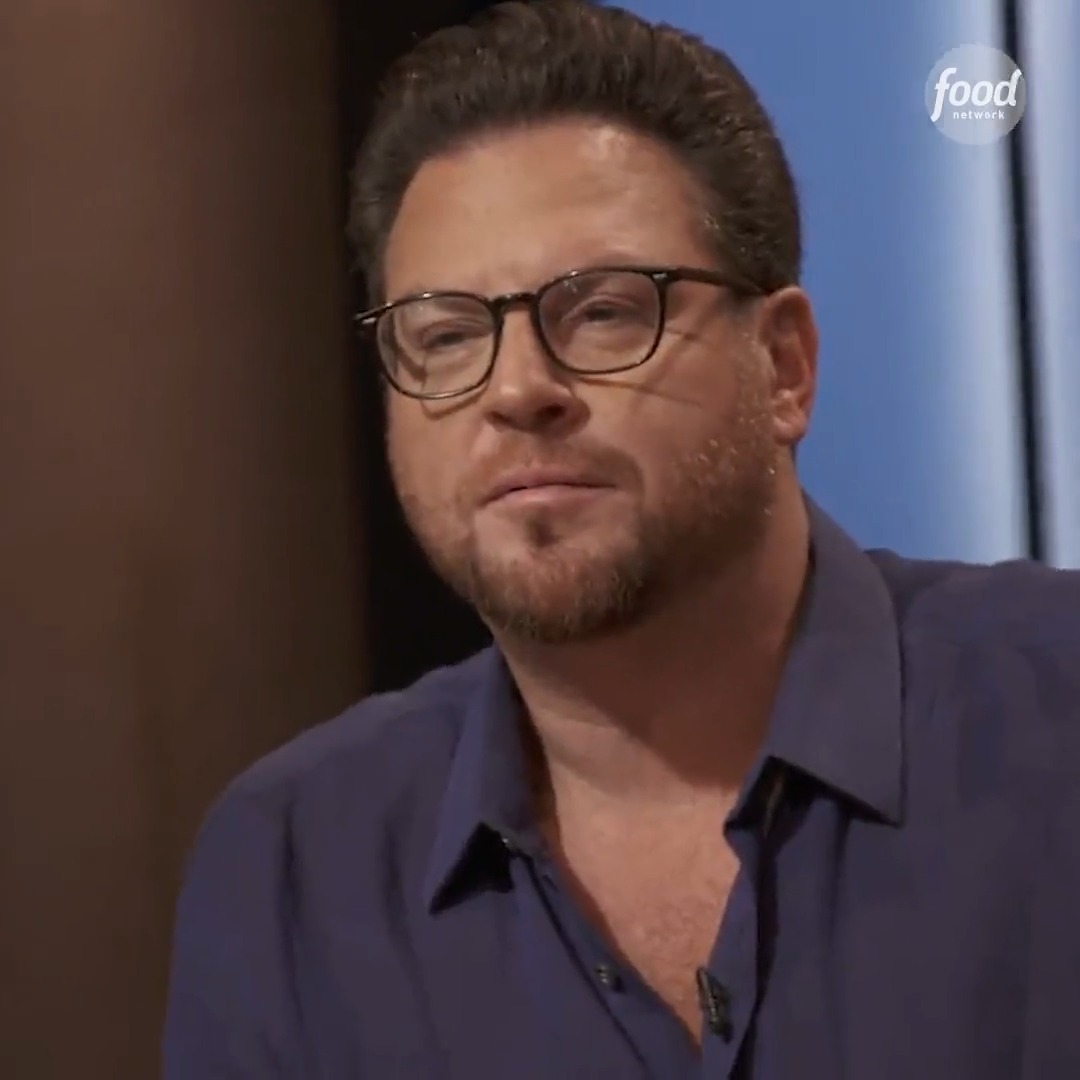 Yacht chefs are stepping out of the waters to cook on land in the #Chopped kitchen 🌊👀 Let’s "sea" how they tackle this tuna! 🔪 Catch judges Scott Conant, Nilou Motamed + Eric Adjepong on an all-new #Chopped Tuesday at 8|7c on Food Network or set your DVR.