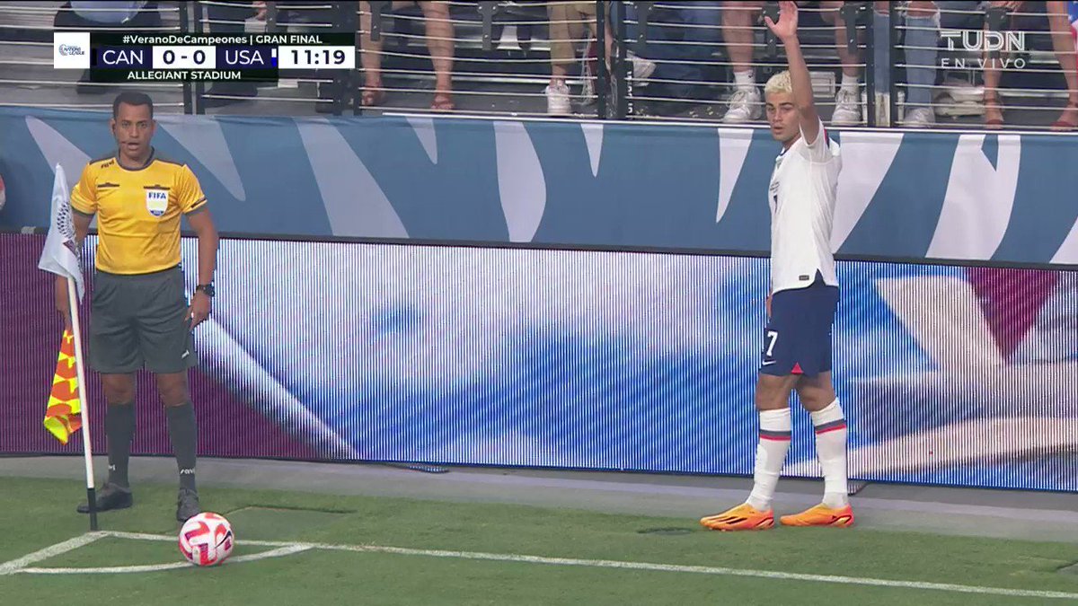 Chris Richards’ first international goal comes in a Concacaf Nations League final 🇺🇸 (via TUDN USA)