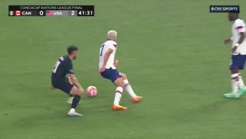 GIO REYNA STOP IT 🤢 (via CBS Sports Golazo ⚽️)