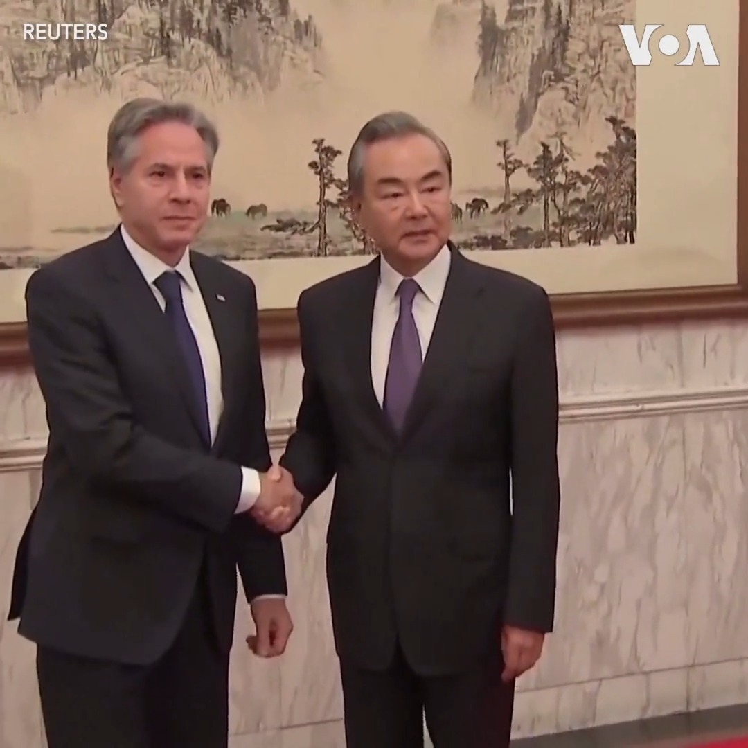 美国国务卿布林肯在当地时间星期一(6月19日)上午会见了中国主管外交事务的最高官员、中共中央政治局委员、中央外事工作委员会办公室主任王毅。预计,他与王毅的会谈聚焦两国关系的战略层面,会谈结果可能决定他是否在稍后与中国国家主席习近平见面,这也是人们普遍关注的焦点。
