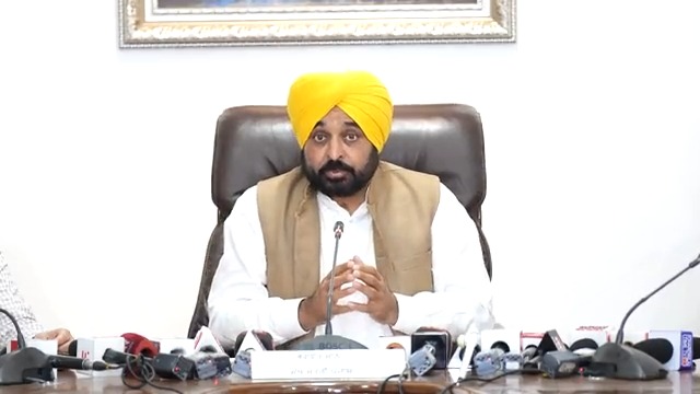 ਜਿਵੇਂ ਮਸੰਦਾਂ ਤੋਂ ਗੁਰਦੁਆਰੇ ਛੁਡਵਾਏ ਸੀ..ਉਵੇਂ 'ਮਾਡਰਨ ਮਸੰਦਾਂ' ਤੋਂ ਪਵਿੱਤਰ ਗੁਰਬਾਣੀ ਦਾ ਕਬਜ਼ਾ ਛੁਡਾਵਾਂਗੇ…ਬਾਬੇ ਨਾਨਕ ਤੇ ਗੁਰੂਆਂ-ਪੀਰਾਂ ਭਗਤਾਂ ਦੀ ਸਰਬ-ਸਾਂਝੀ ਗੁਰਬਾਣੀ ਸਾਰਿਆਂ ਲਈ ਮੁਫ਼ਤ ਹੋਵੇ..