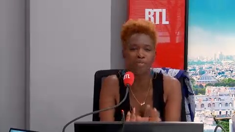 🔴 Emmanuel Macron boit cul-sec une bière. « Cette manière d’encourager quelqu’un à boire de l’alcool cul sec après un match de rugby, c’est une pratique masculine » Rokhaya Diallo dans « On Refait Le Monde » avec Aurélie Herbemont et Eric Brunet.