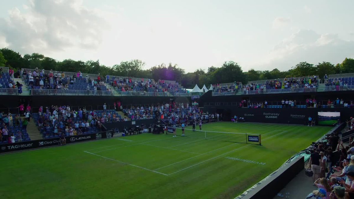 QUEEN VEE THINGS!!! 👑 Venus Williams ousts Giorgi in a three-set thriller, 7-6(5), 4-6, 7-6(6) in Birmingham! #RothesayClassic
