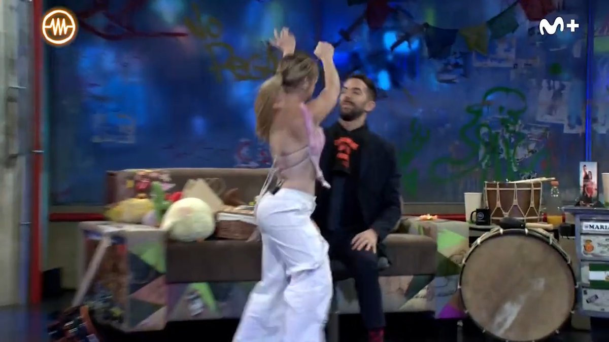 🍊 𝐄𝐗𝐏𝐑𝐈𝐌𝐄 𝐀𝐐𝐔𝐈́ 𝐓𝐔 𝐍𝐀𝐑𝐀𝐍𝐉𝐀 🍊 Raro será que esto no sea un trend en TikTok o en botellones en pisos. #LaResistencia Clara Galle🧸✨