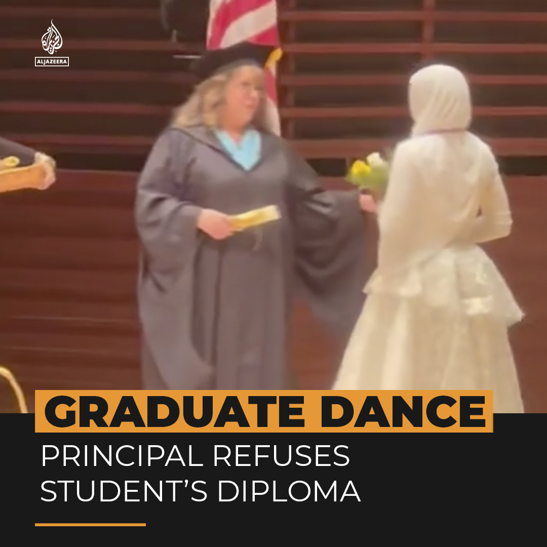 A recent US high school graduate was denied her diploma for performing a celebratory dance on stage. The Philadelphia school district has issued an apology and is currently investigating the incident ⬇️