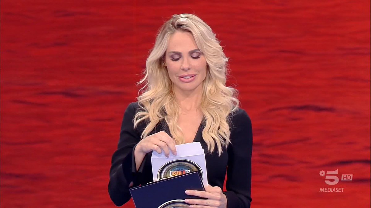 È successo davvero: Marco Mazzoli vince questa edizione di #Isola! 🥳🏝🥇