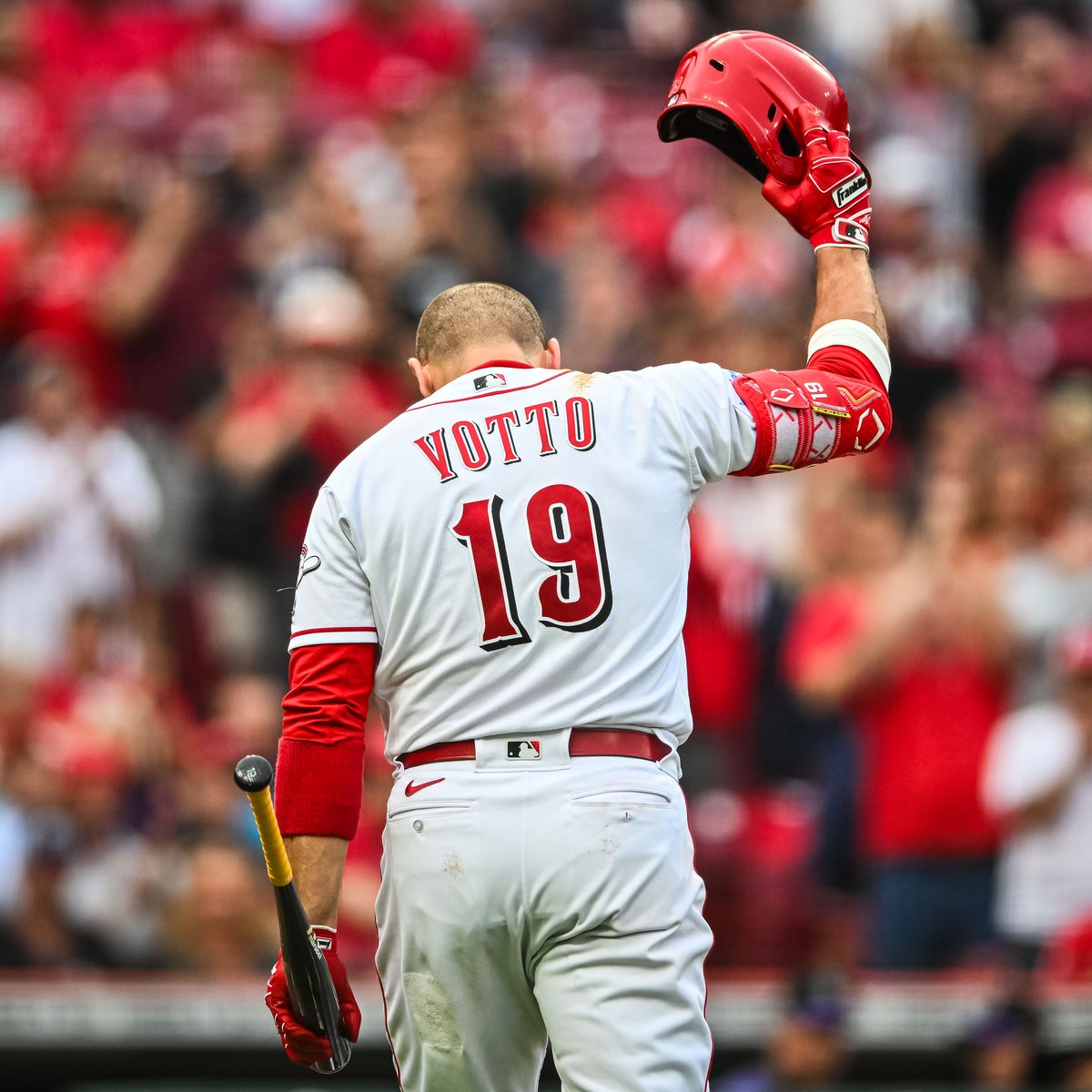 First baseman For your Cincinnati Reds Number 19 JOEY VOTTO