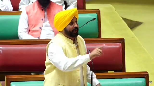 SGPC ਦਾ ਪ੍ਰਧਾਨ ਗੁਰਬਾਣੀ ਦੇ ਪ੍ਰਸਾਰਣ ਲਈ ਟੈਂਡਰ ਮੰਗ ਰਿਹਾ ਹੈ…ਜੇ ਅਸੀਂ ਇਹ ਬਿੱਲ ਨਾ ਲਿਆਉਂਦੇ ਤਾਂ ਇਨ੍ਹਾਂ ਨੇ PTC Simran ਨਾਮ ਦੇ ਚੈਨਲ ਨੂੰ ਅਧਿਕਾਰ ਦੇ ਦੇਣੇ ਸੀ…ਹੁਣ 21 ਜੁਲਾਈ ਤੋਂ ਬਾਅਦ ਗੁਰਬਾਣੀ ਸਾਰੇ ਚੈਨਲਾਂ ‘ਤੇ ਸਰਵਣ ਕੀਤੀ ਜਾ ਸਕੇਗੀ..