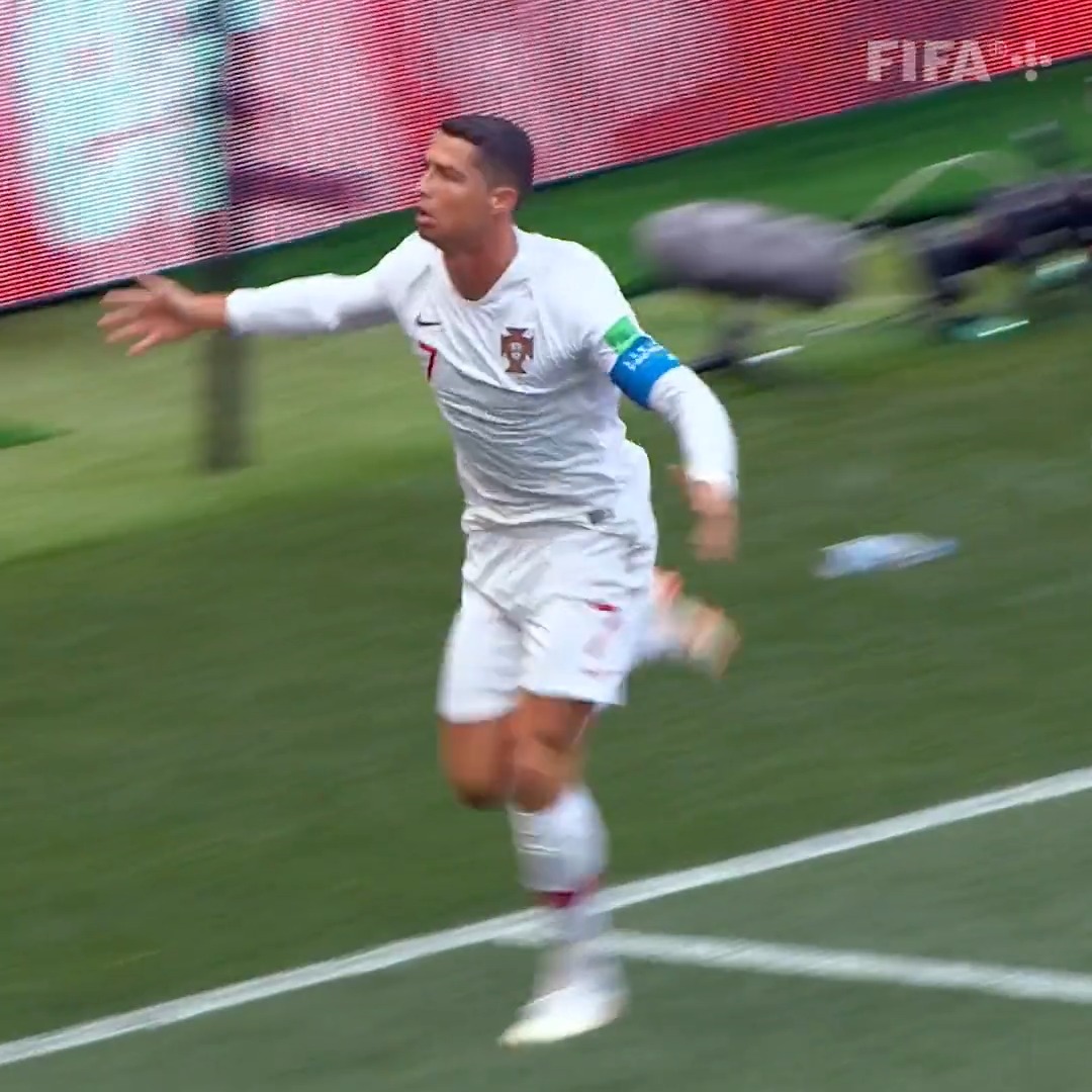 🇵🇹 Un día como hoy, 𝑬𝒍 𝑩𝒊𝒄𝒉𝒐 estaba donde tiene que estar, como siempre. 🤩 Cristiano Ronaldo | #CopaMundialFIFA